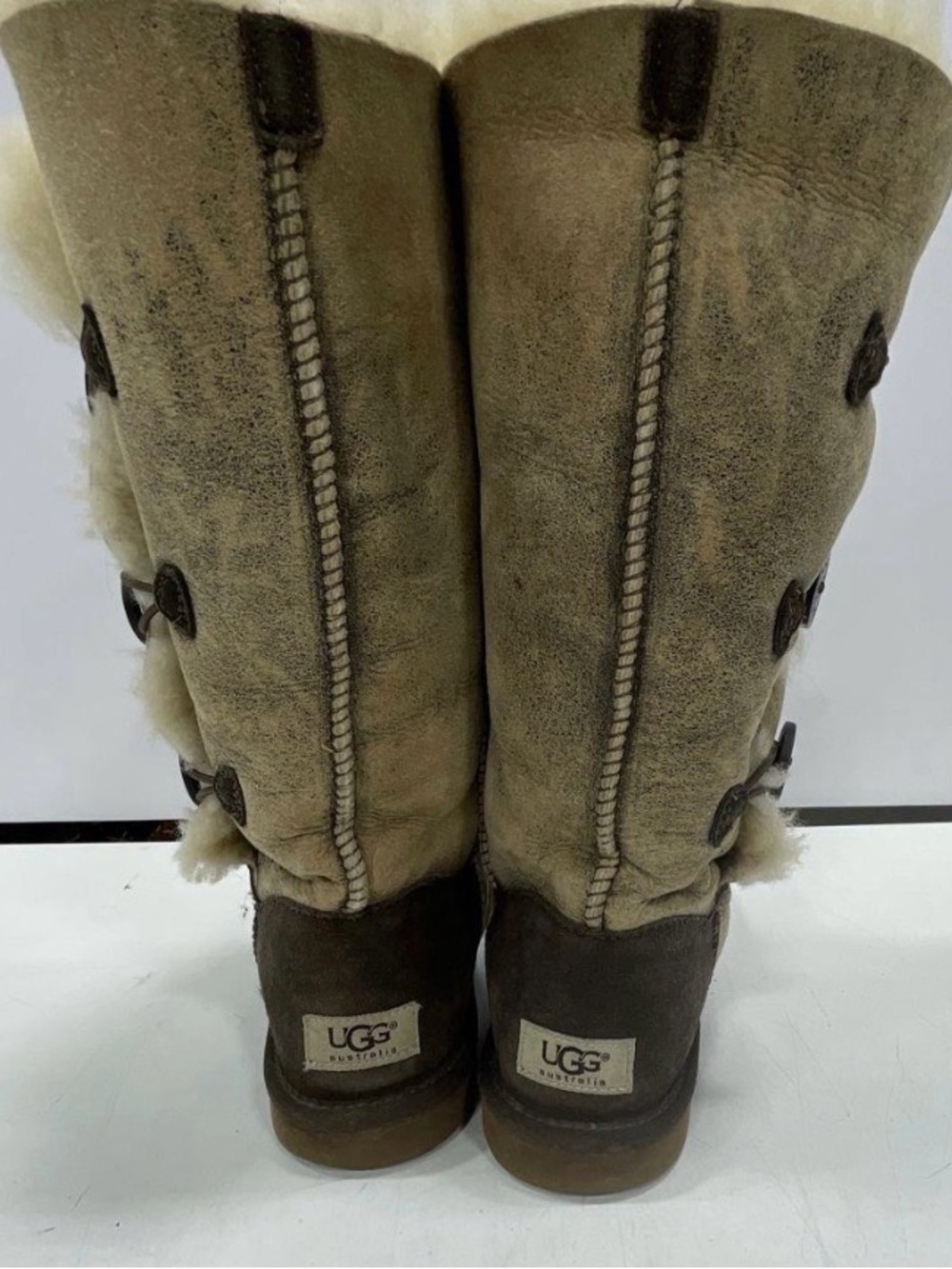 1 hour sale. Ugg Boots, Tall Bailey Button Triplet Sand Sheepskin Button US 8 - Picture 5 of 11